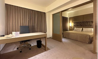 Howard International House Hotel 02